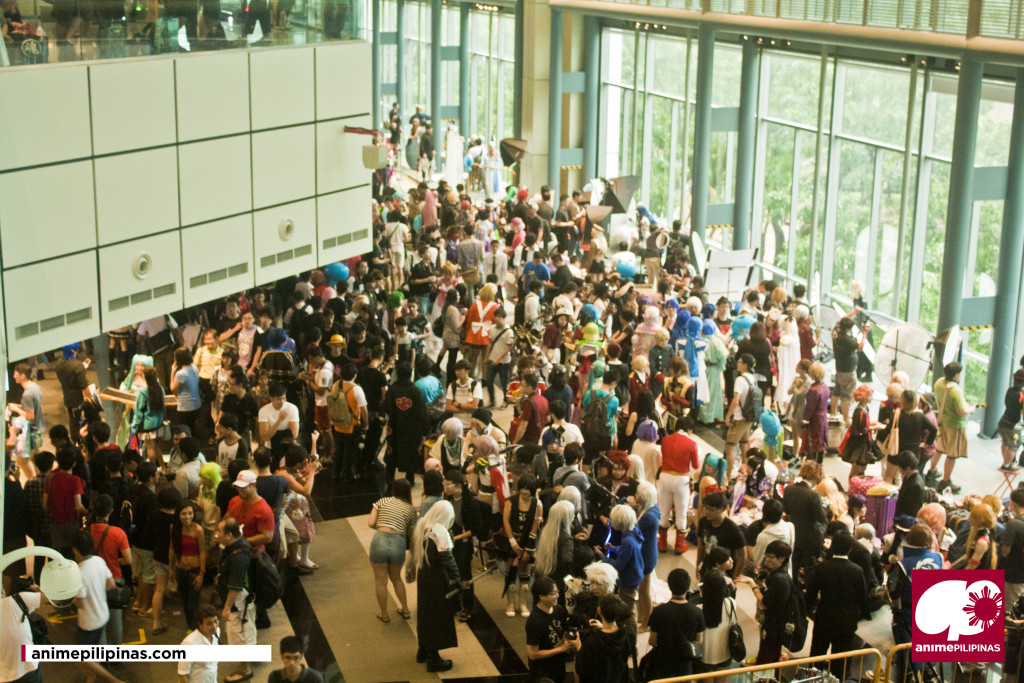 The crowd outside the event halls of Anime Festival Asia 2014. (Photo by JM Melegrito)